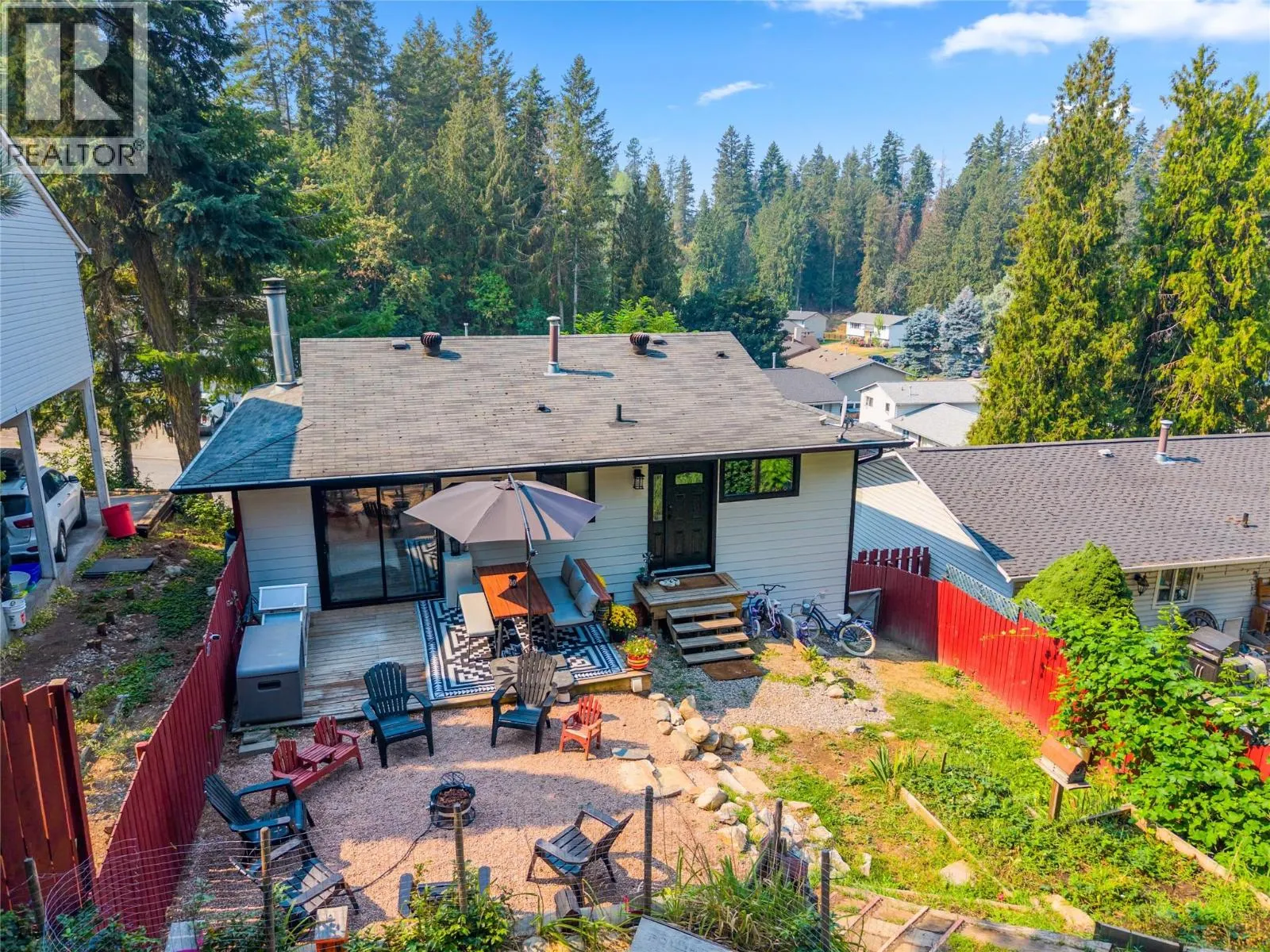 3925 Highland Park Crescent