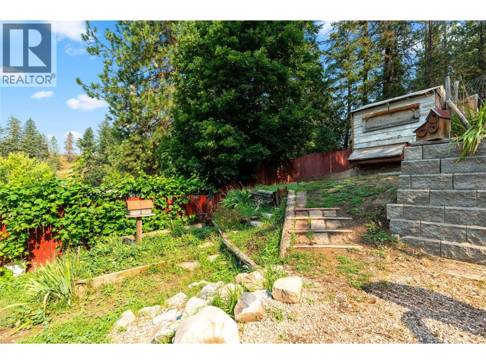 3925 Highland Park Crescent