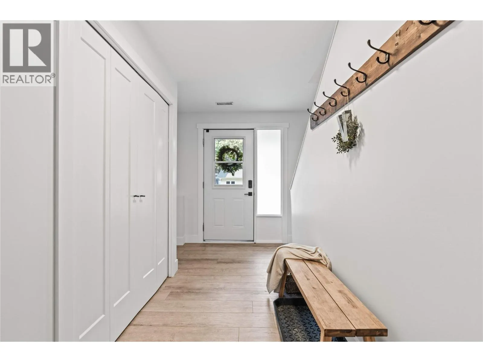 3925 Highland Park Crescent