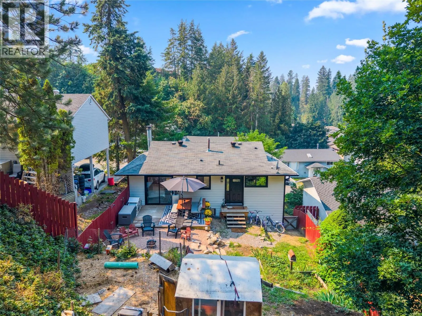 3925 Highland Park Crescent