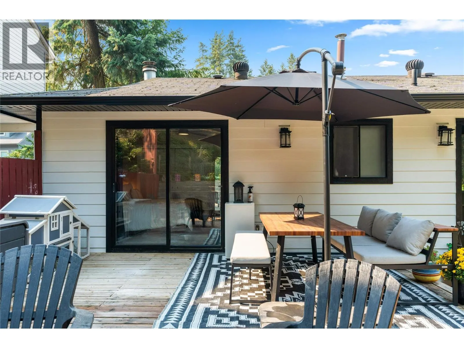 3925 Highland Park Crescent