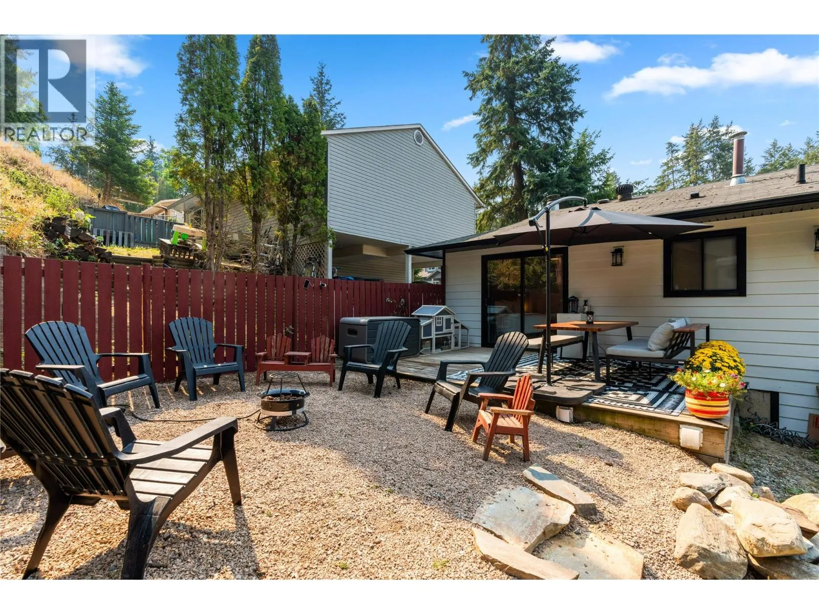 3925 Highland Park Crescent