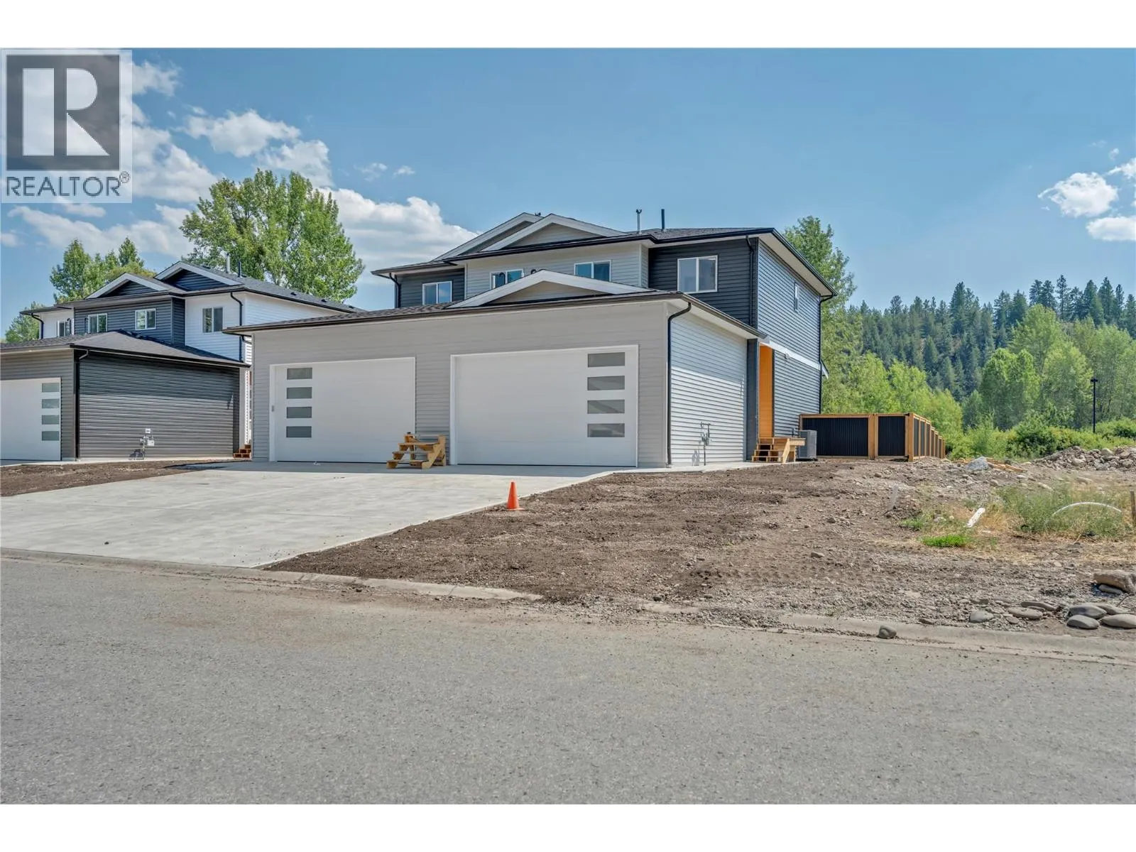 526 Similkameen Ave