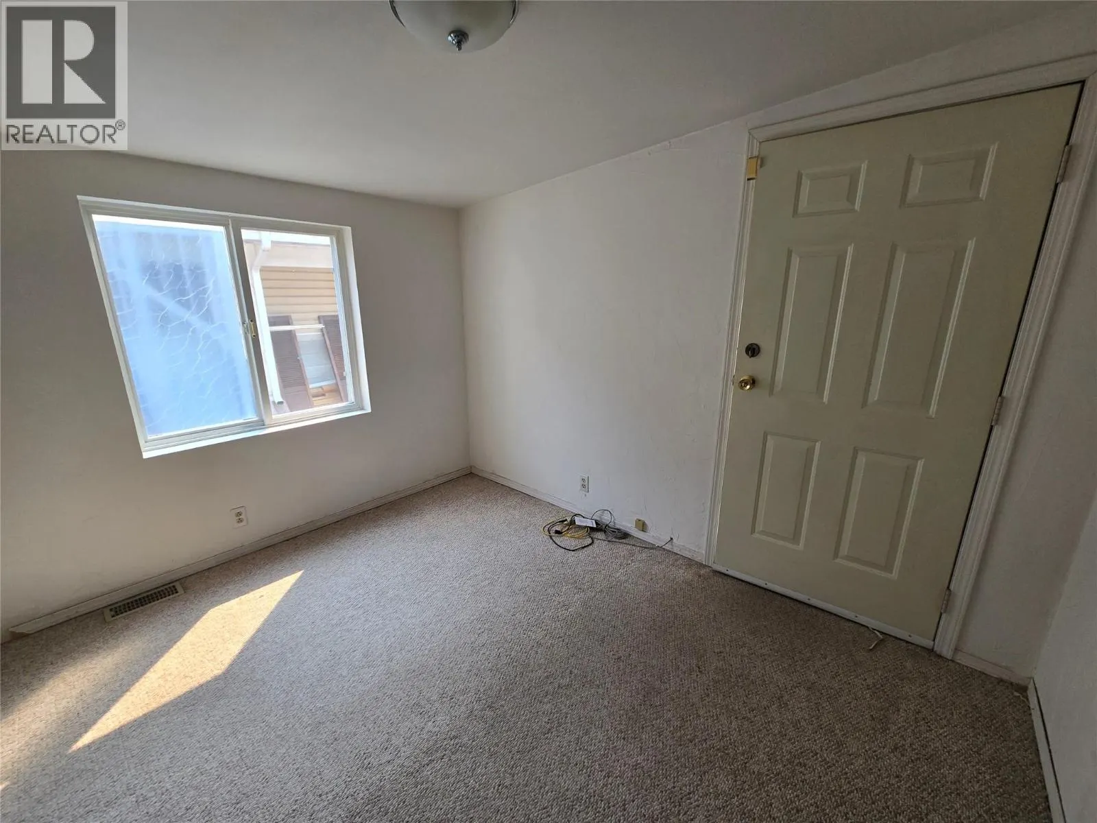 2633 5th Street