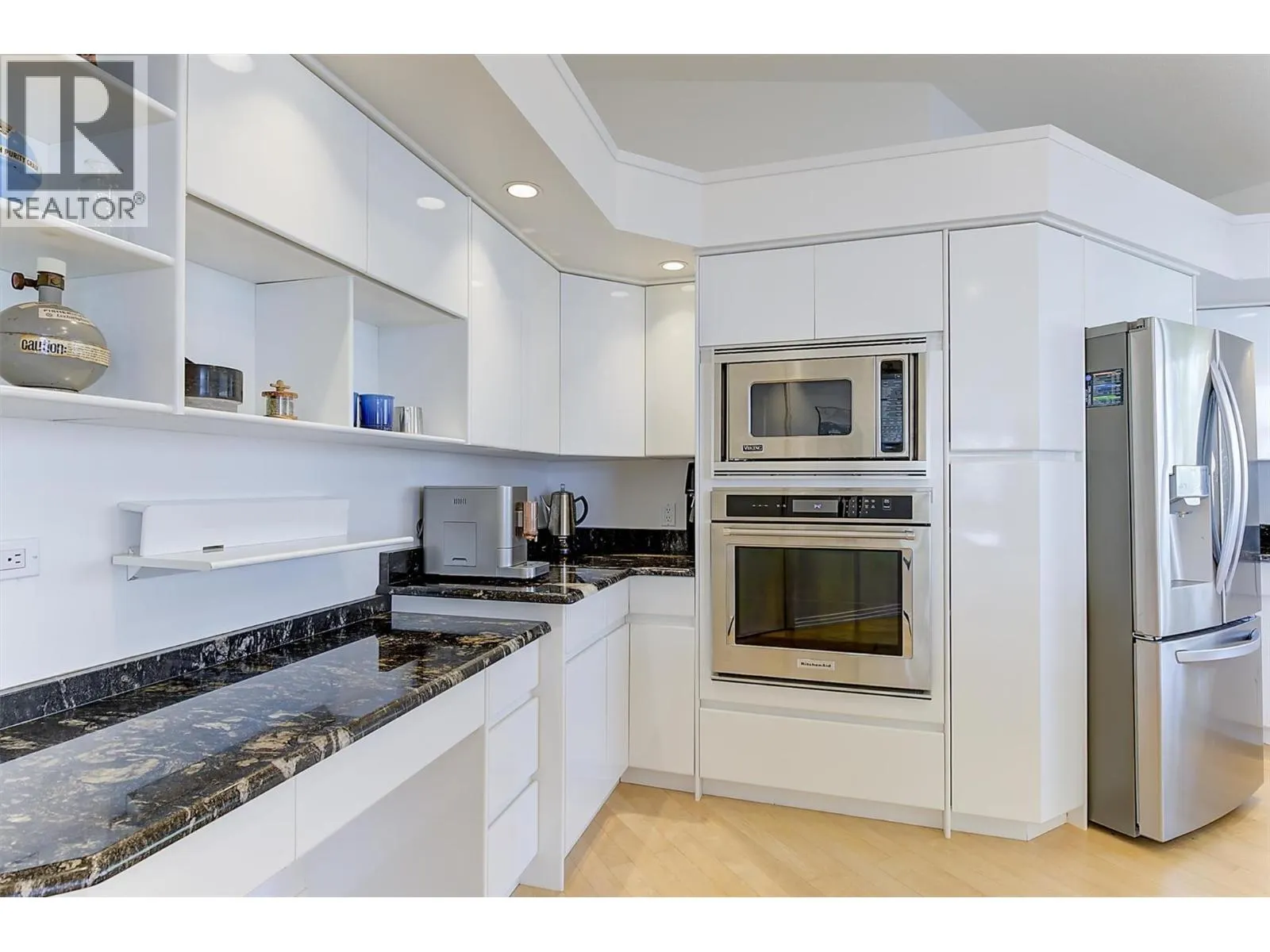 2296 Lillooet Crescent