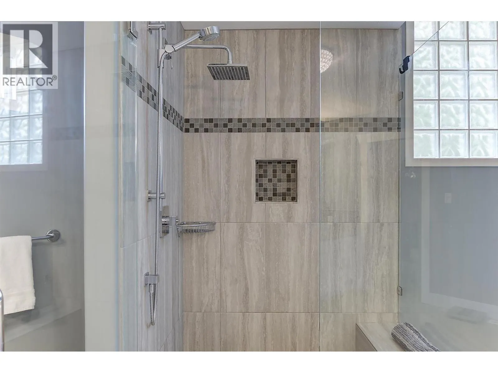 2296 Lillooet Crescent
