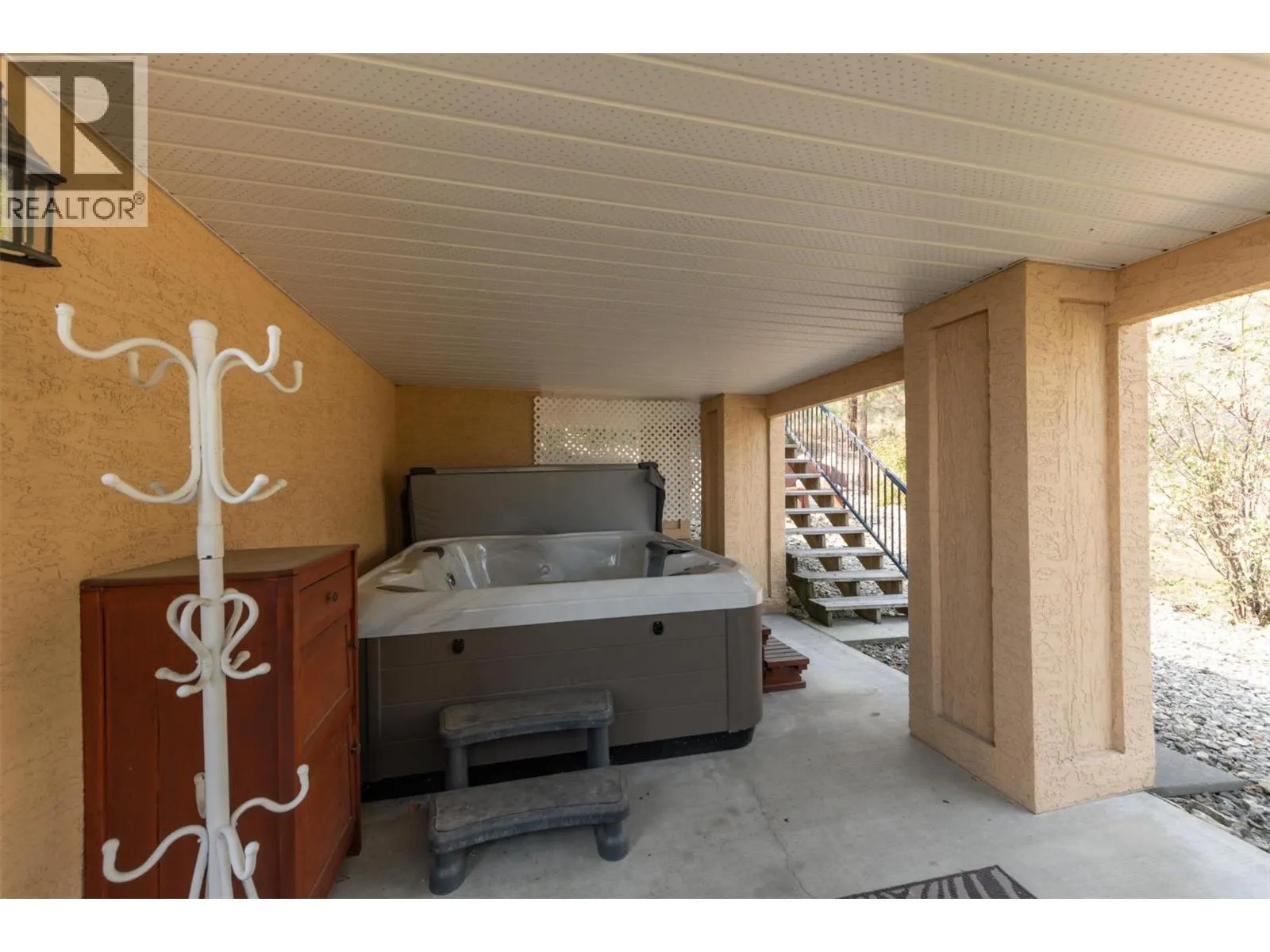 2296 Lillooet Crescent
