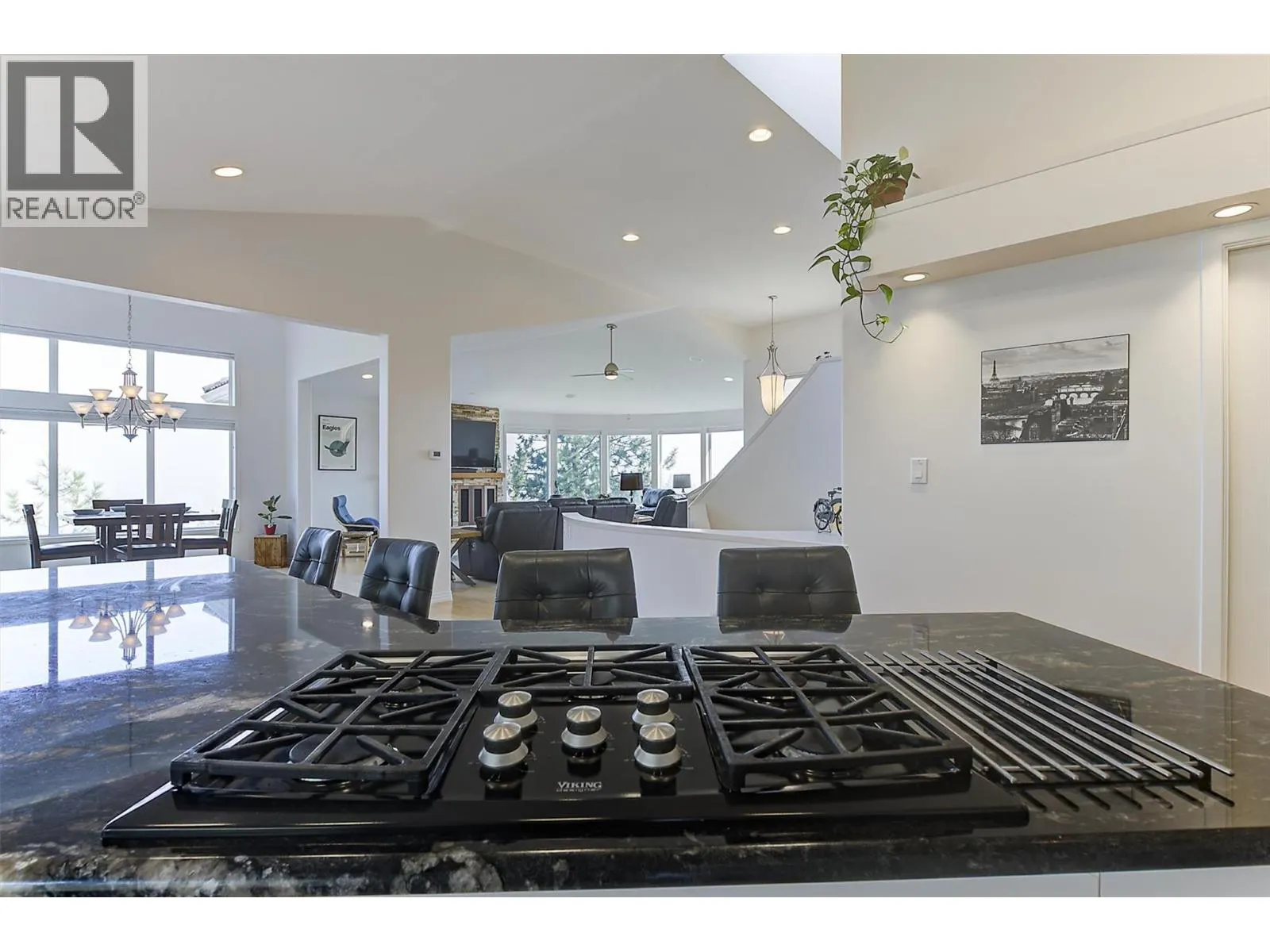 2296 Lillooet Crescent
