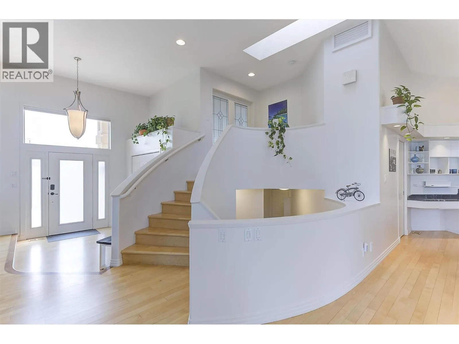 2296 Lillooet Crescent