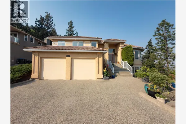 2296 Lillooet Crescent
