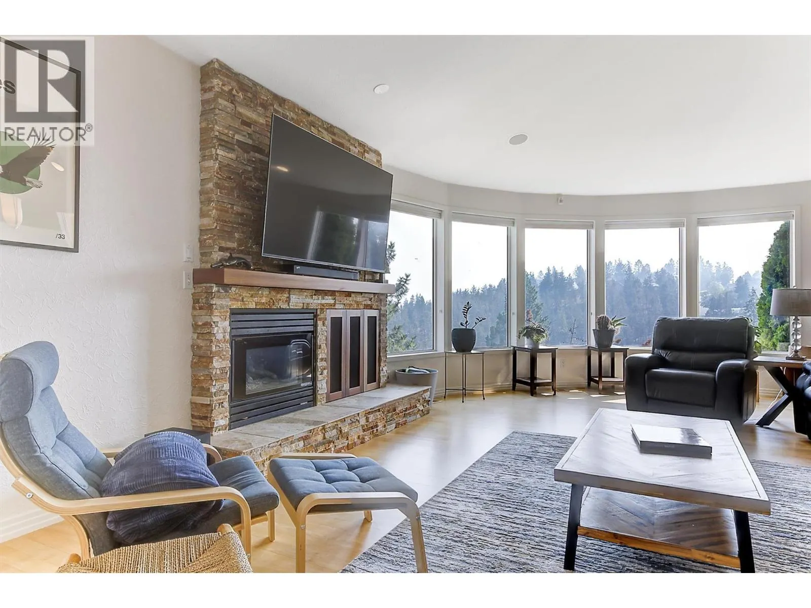 2296 Lillooet Crescent