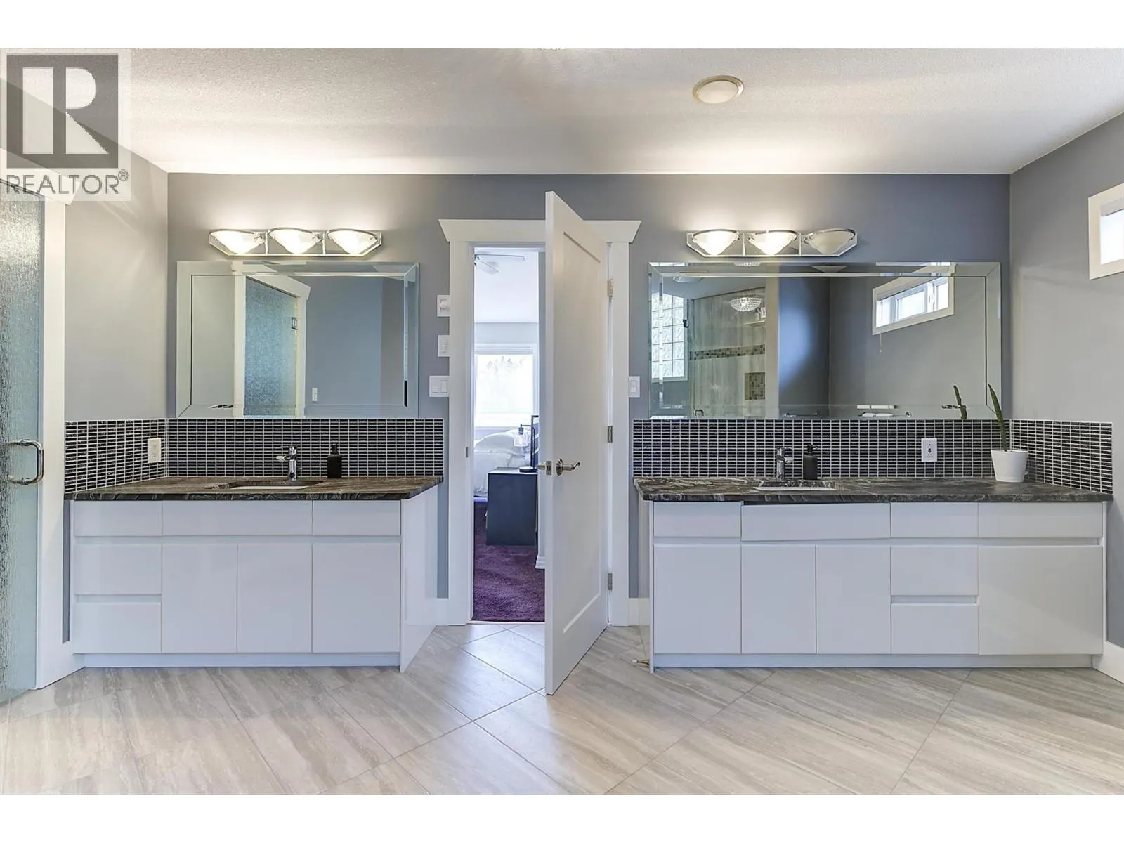 2296 Lillooet Crescent