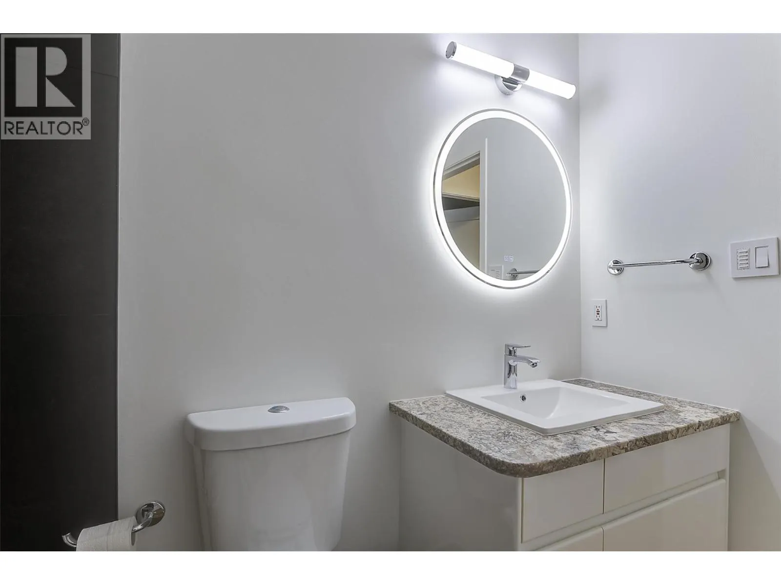 2296 Lillooet Crescent