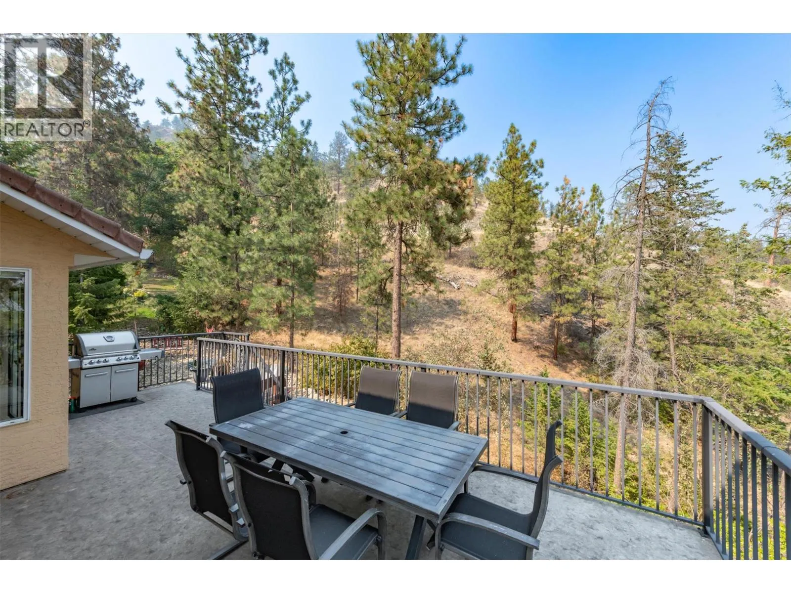 2296 Lillooet Crescent