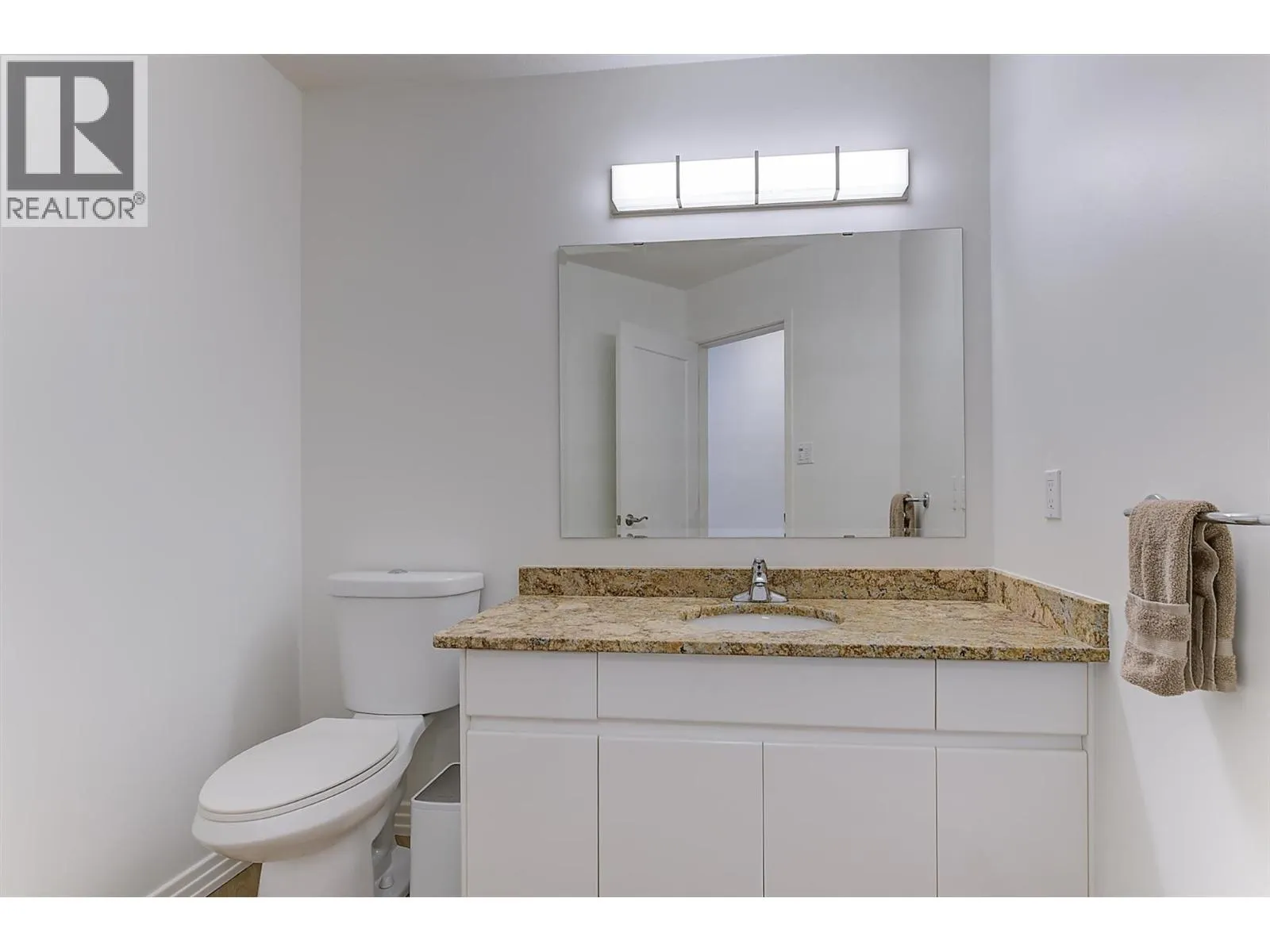 2296 Lillooet Crescent