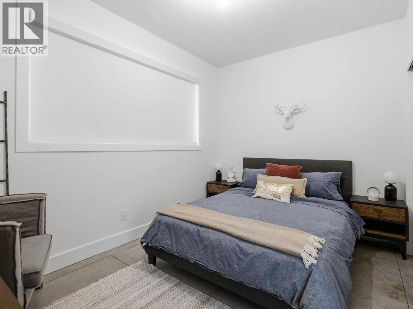 212 Feathertop Way