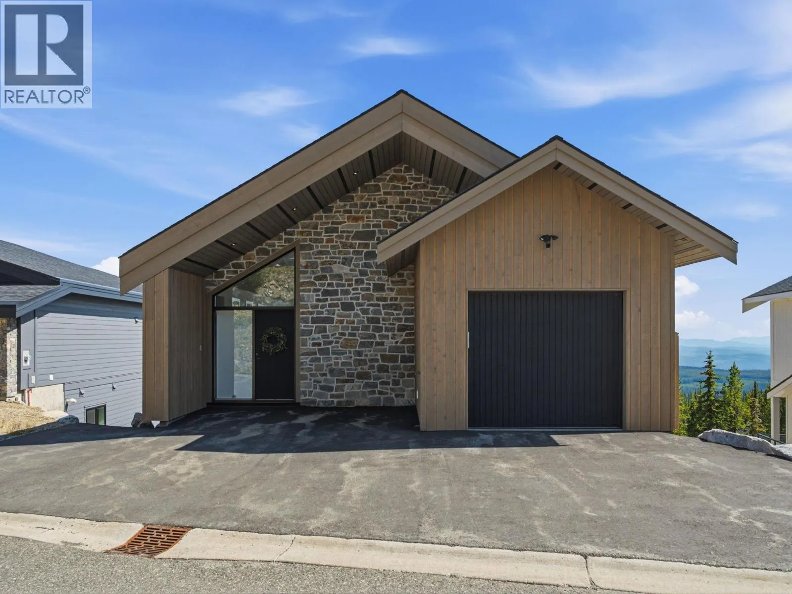 212 Feathertop Way