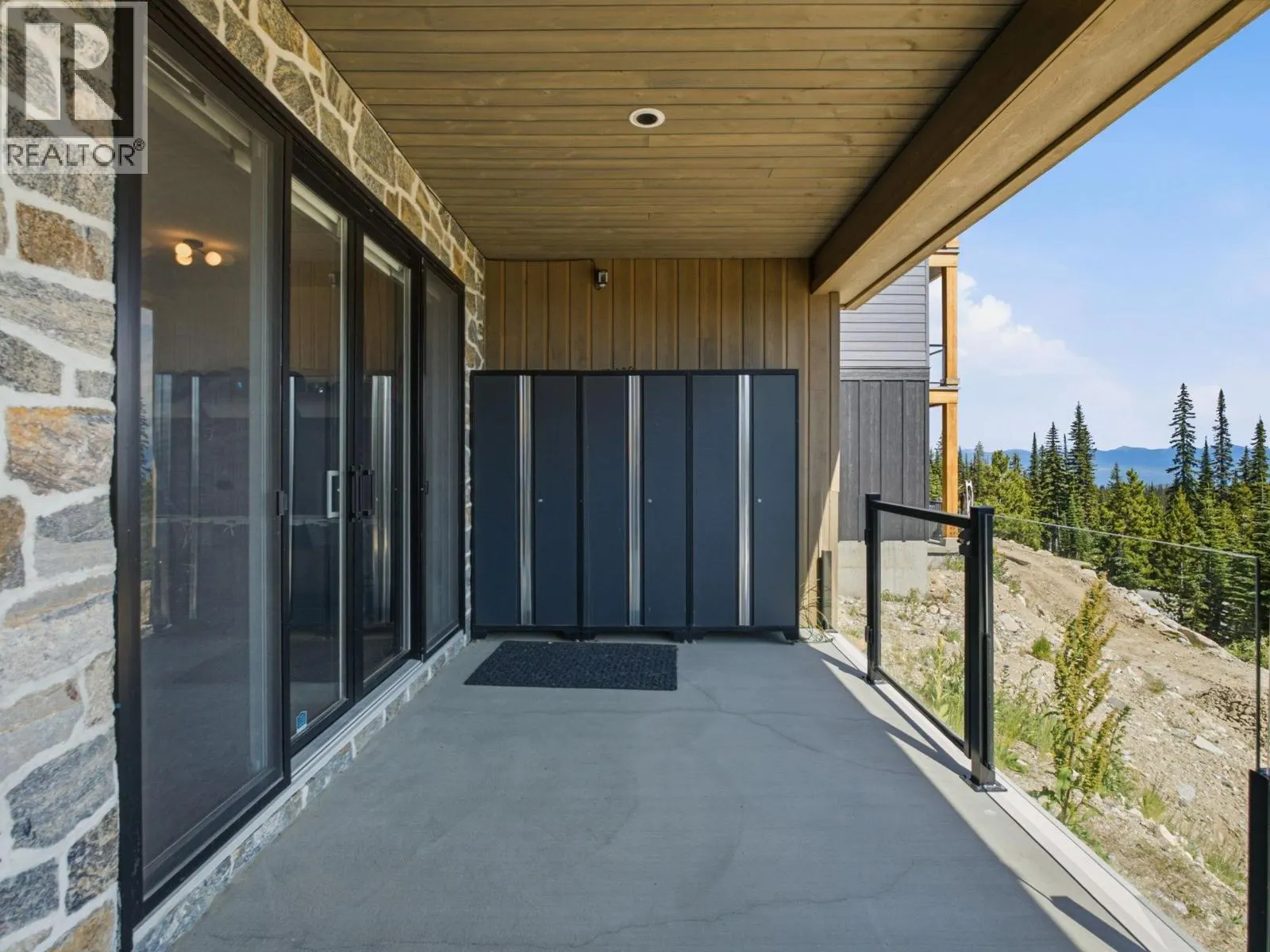 212 Feathertop Way