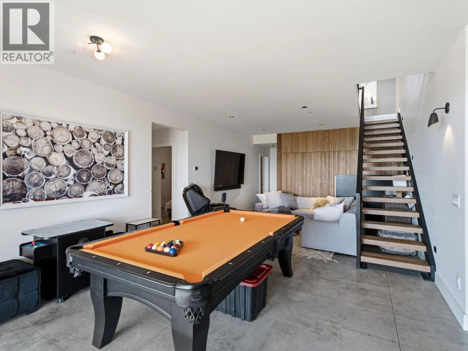212 Feathertop Way