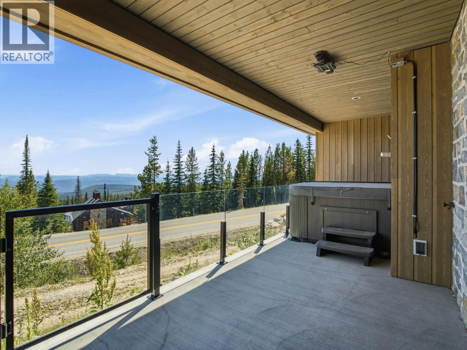 212 Feathertop Way