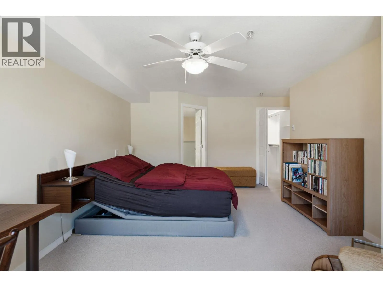 515 Houghton Road Unit# 220