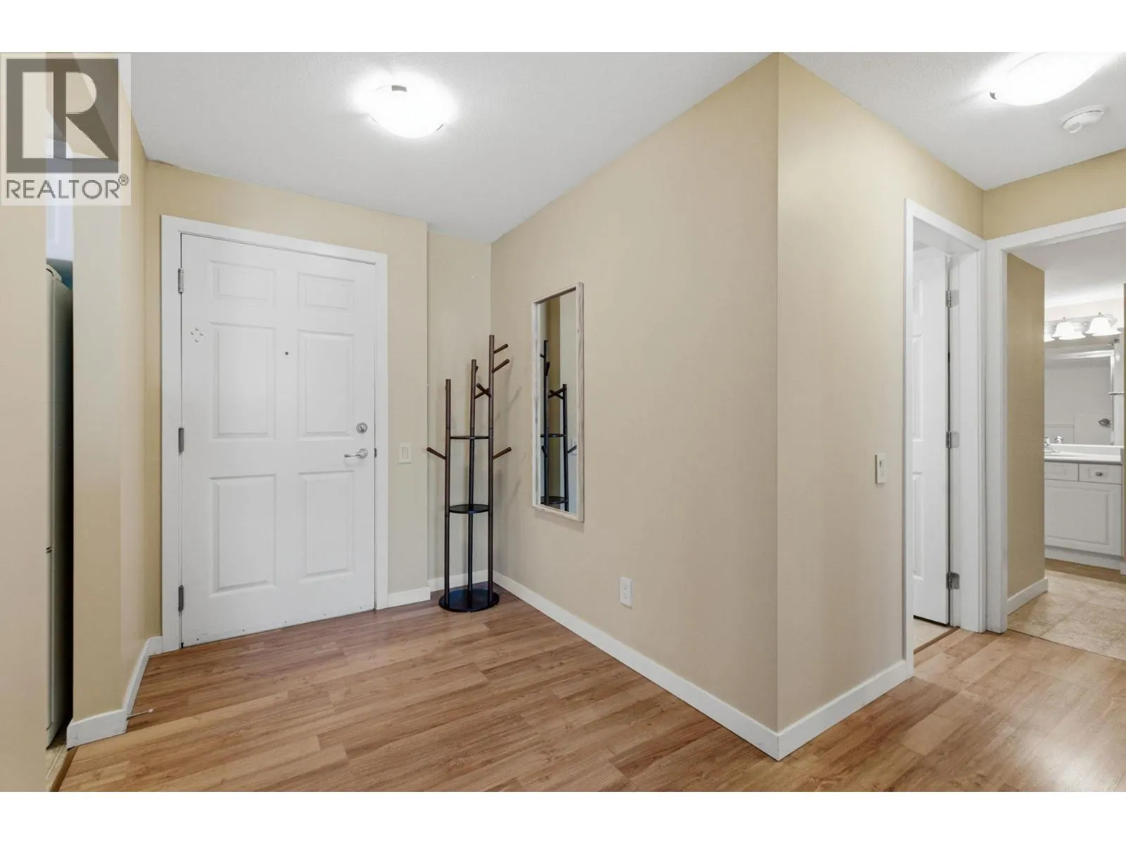 515 Houghton Road Unit# 220
