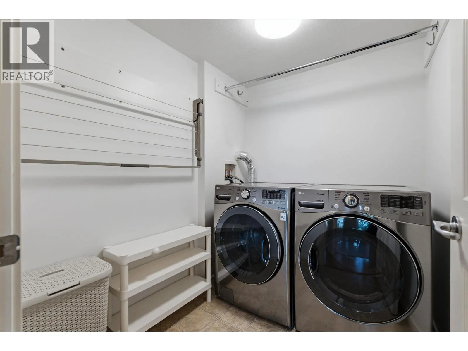515 Houghton Road Unit# 220