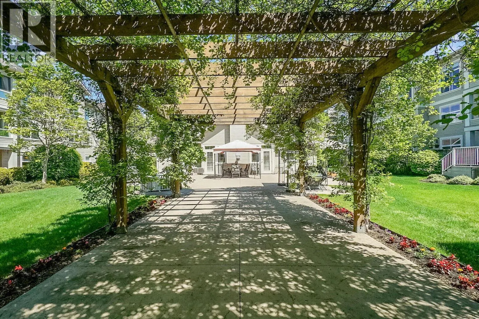 515 Houghton Road Unit# 220