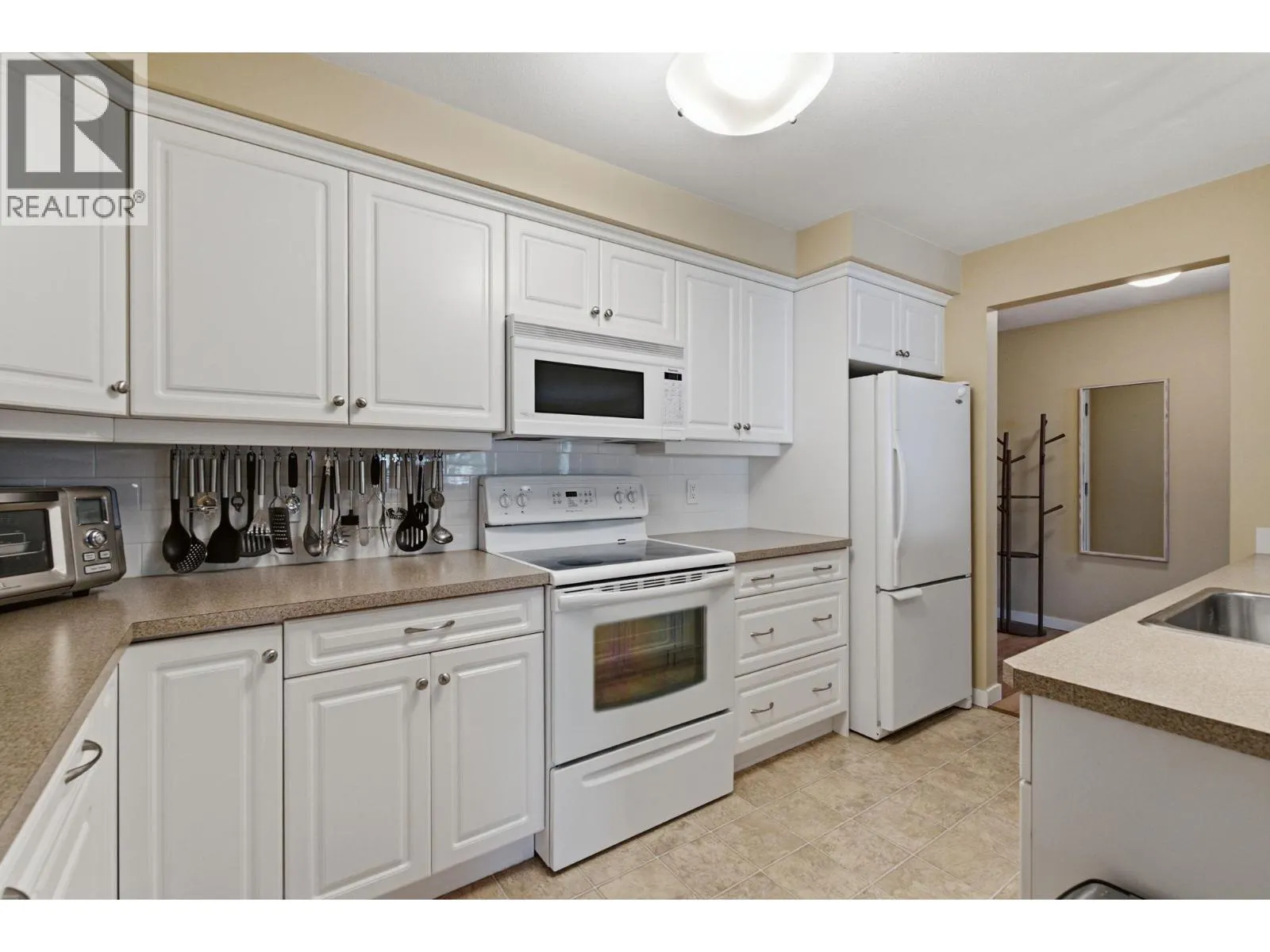 515 Houghton Road Unit# 220