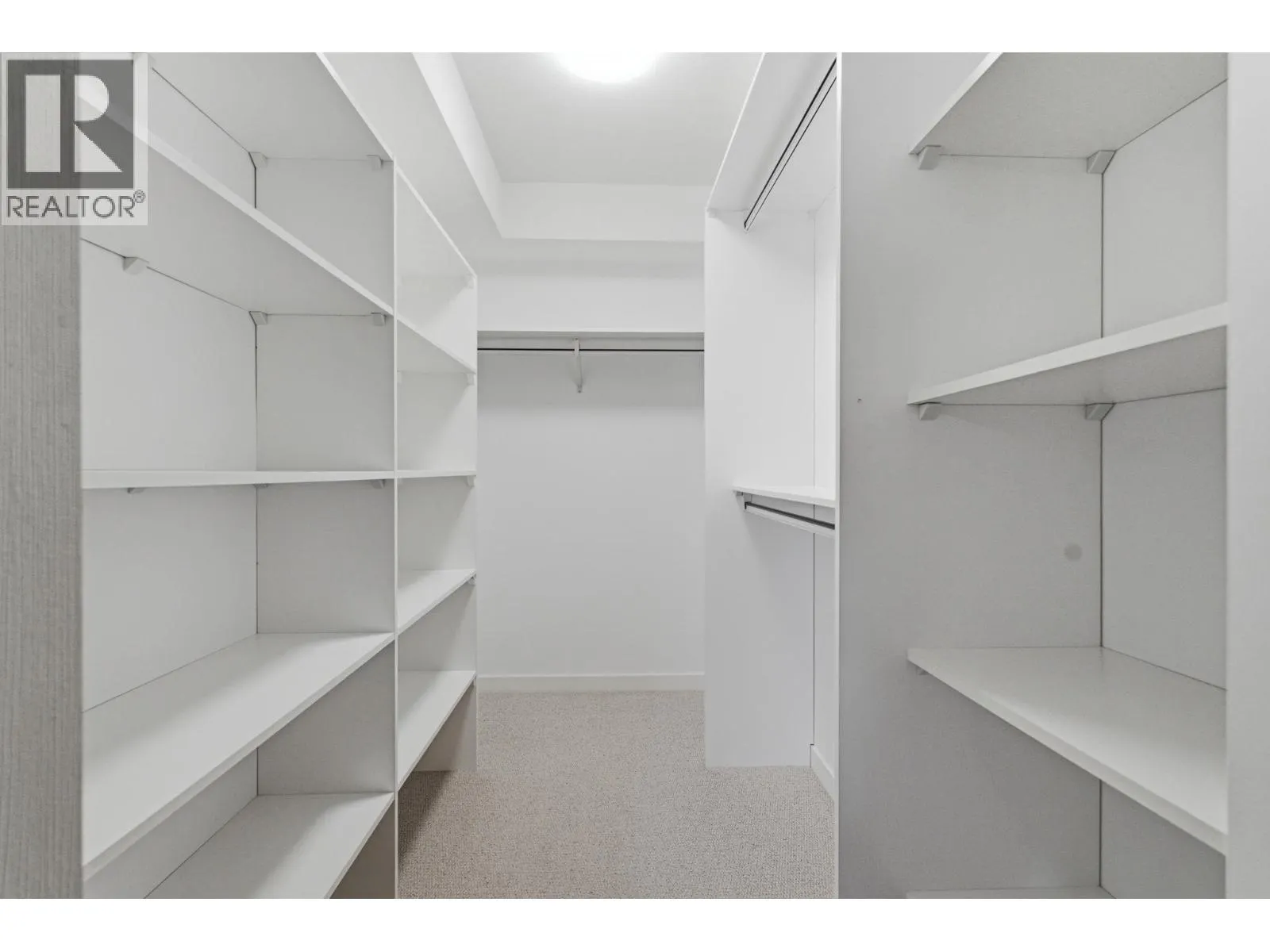 515 Houghton Road Unit# 220