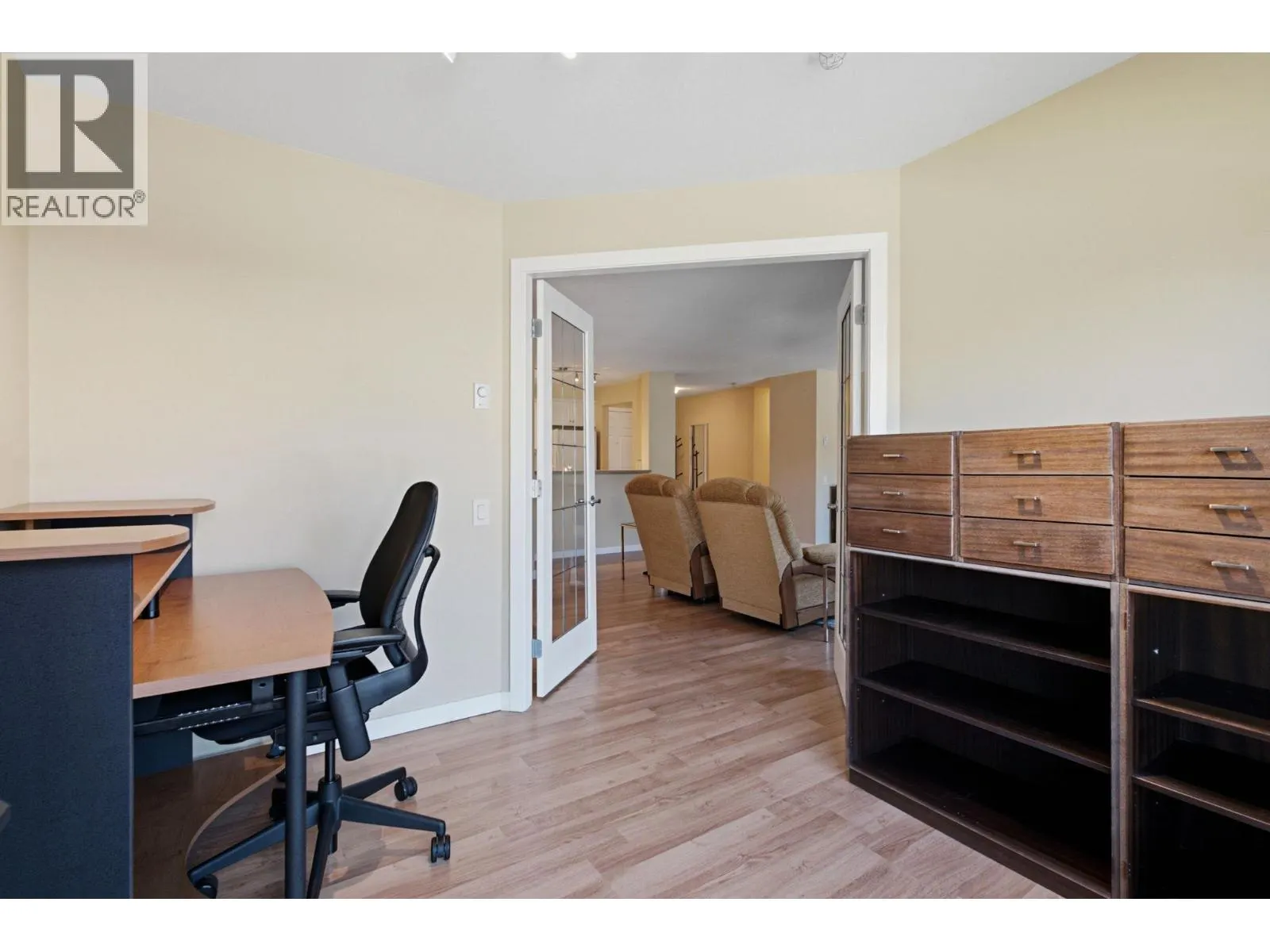515 Houghton Road Unit# 220