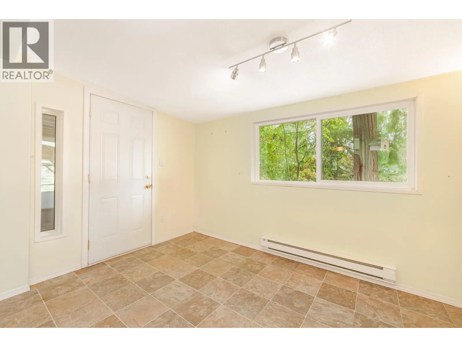 2036 Solsqua-Sicamous Road Unit# 8