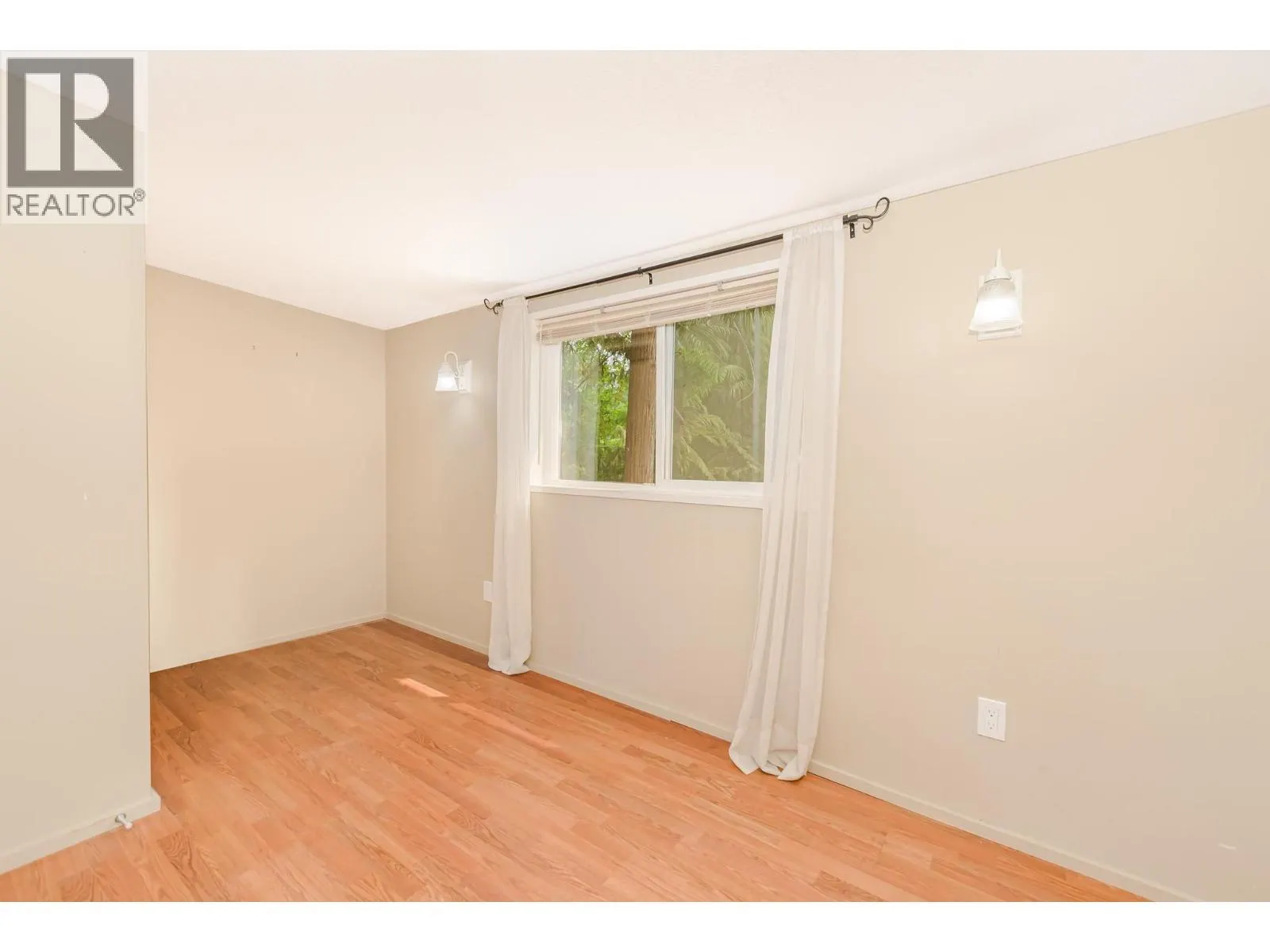 2036 Solsqua-Sicamous Road Unit# 8