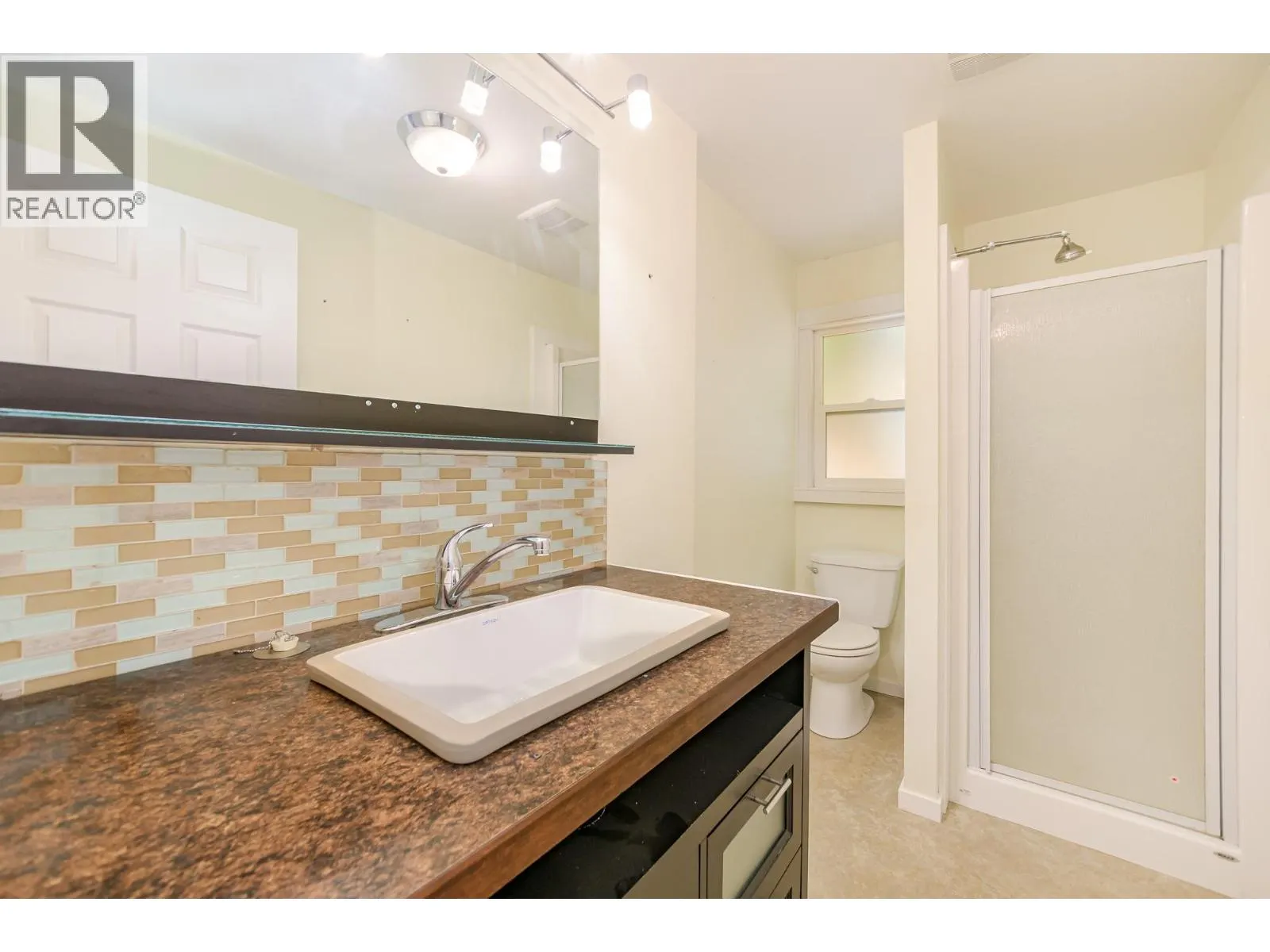 2036 Solsqua-Sicamous Road Unit# 8
