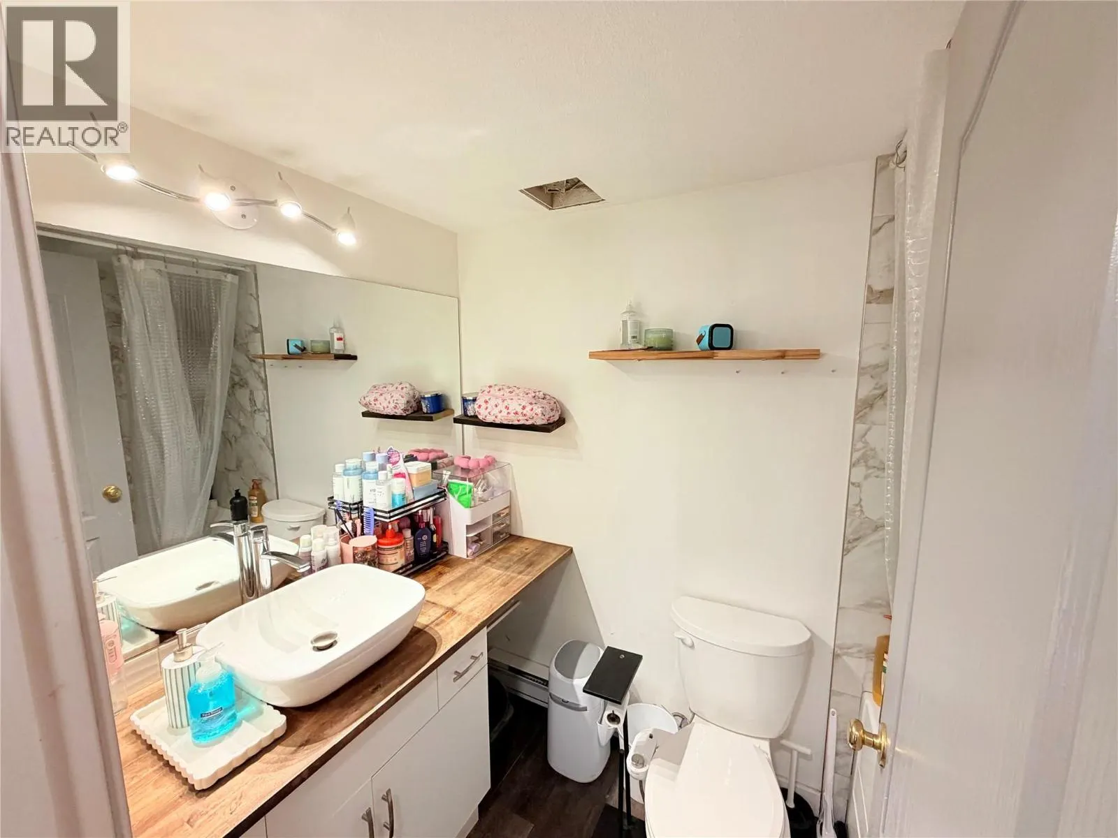 709 Houghton Road Unit# 114