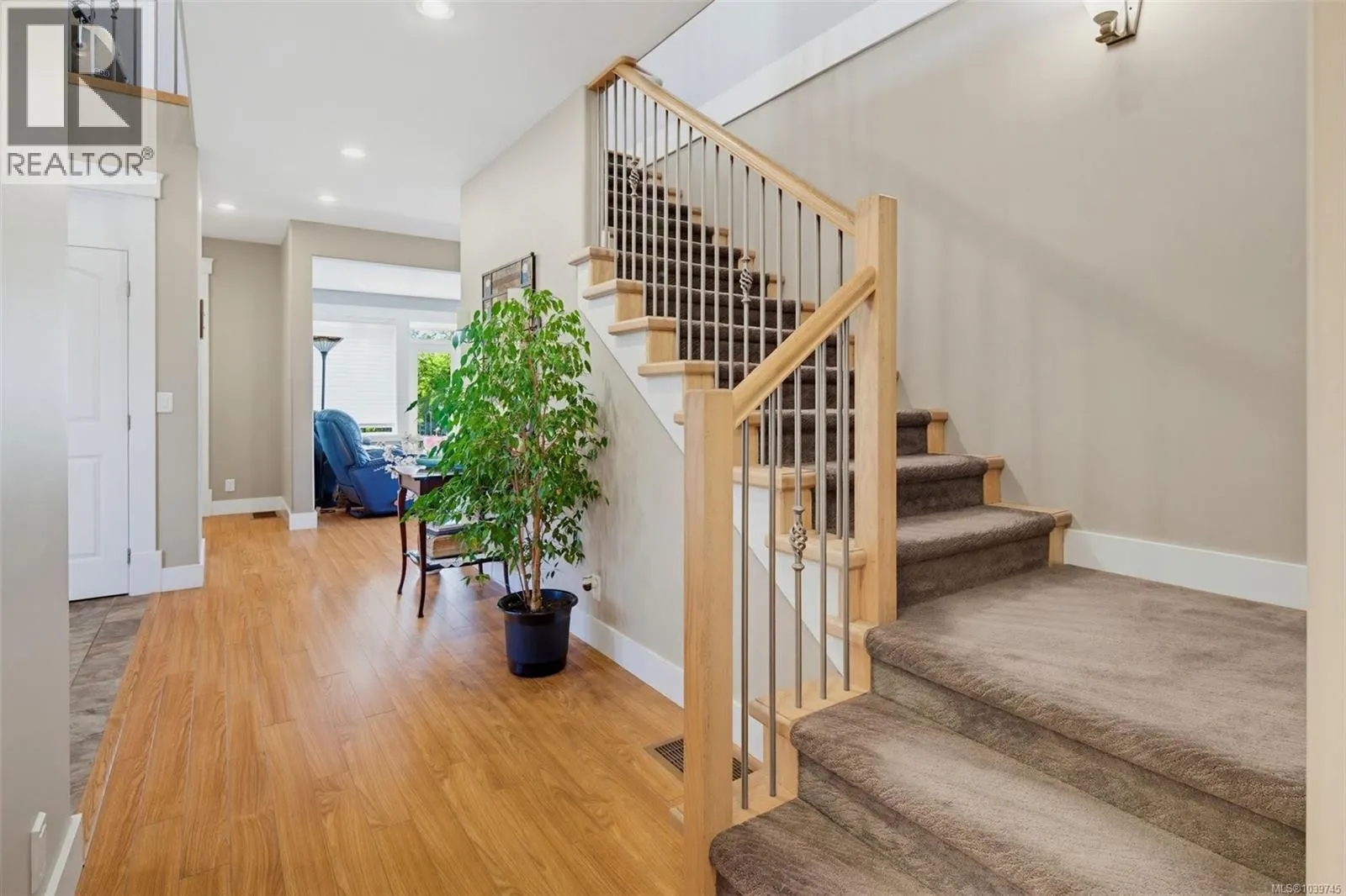 1922 Powliuk Cres