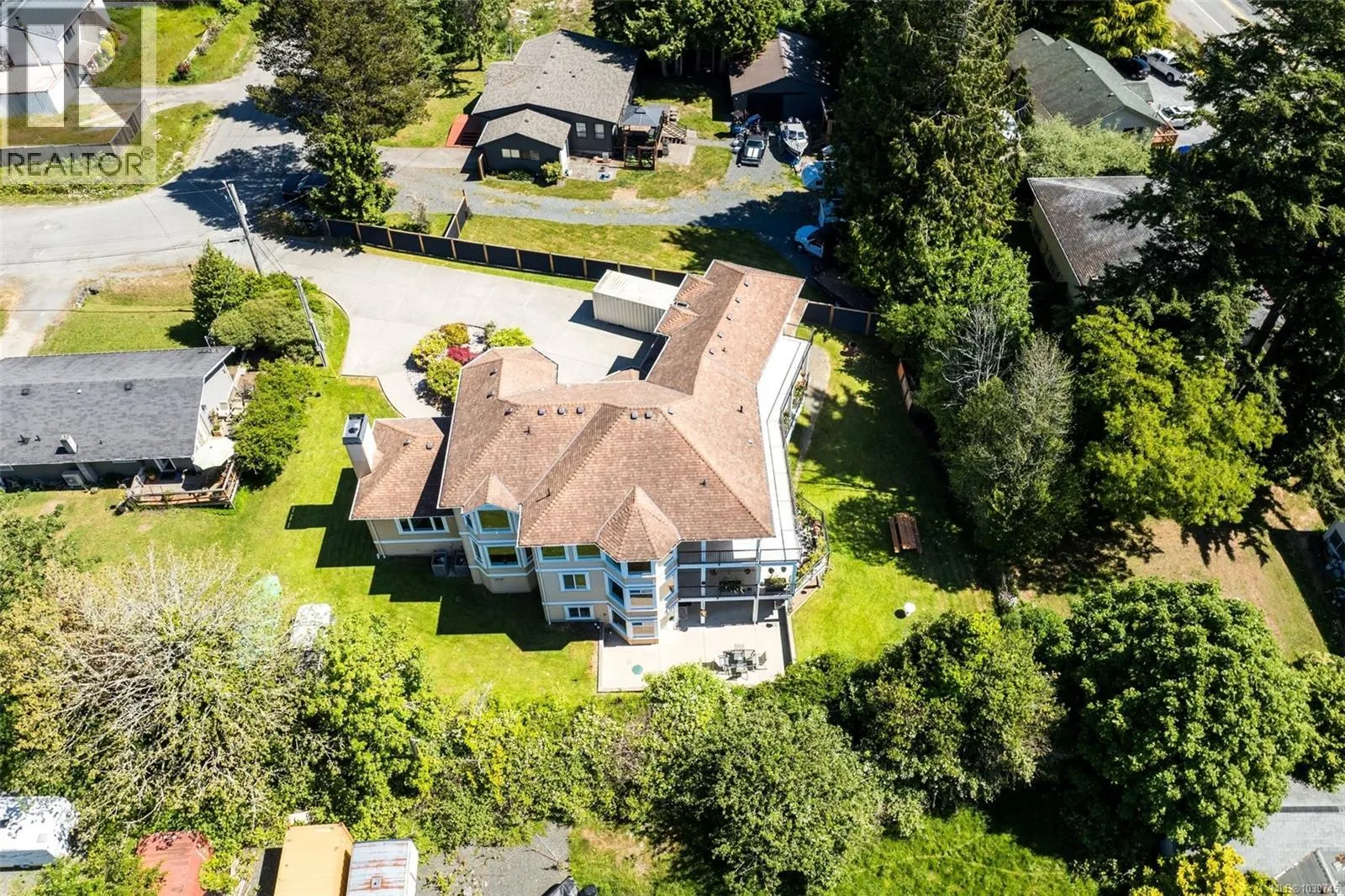1922 Powliuk Cres