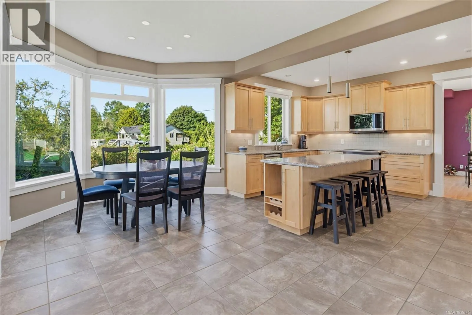 1922 Powliuk Cres
