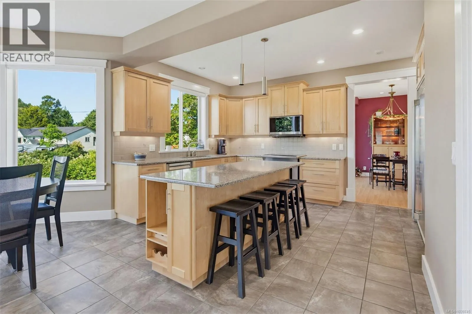 1922 Powliuk Cres