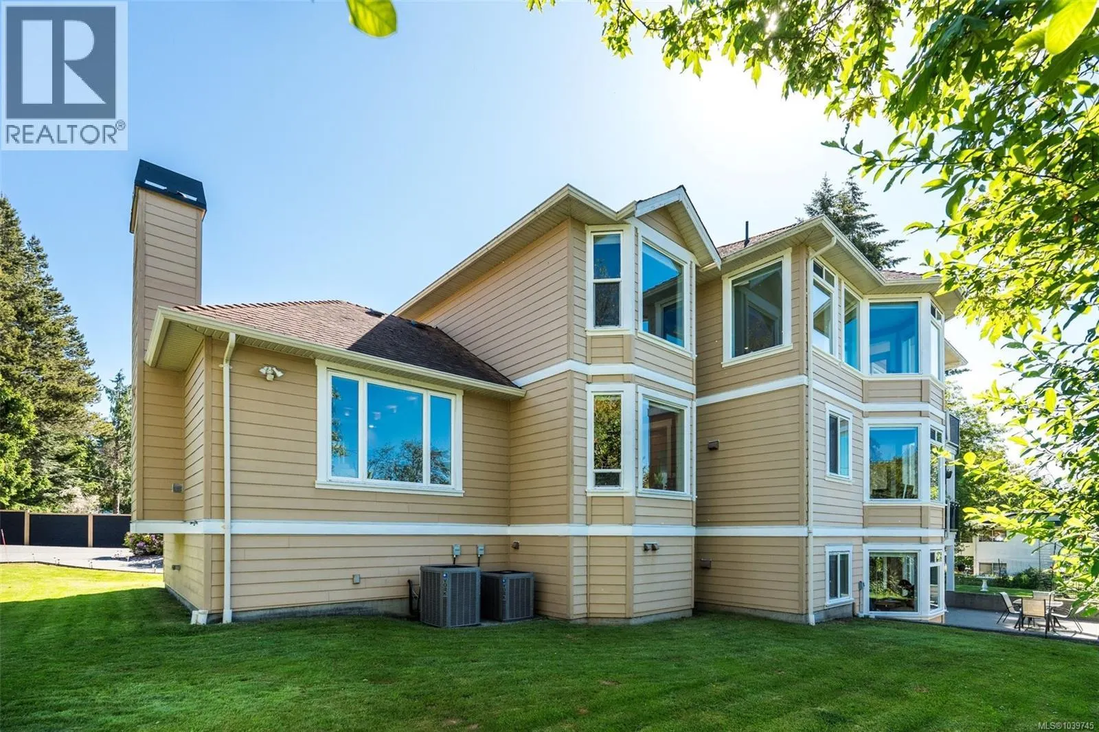 1922 Powliuk Cres