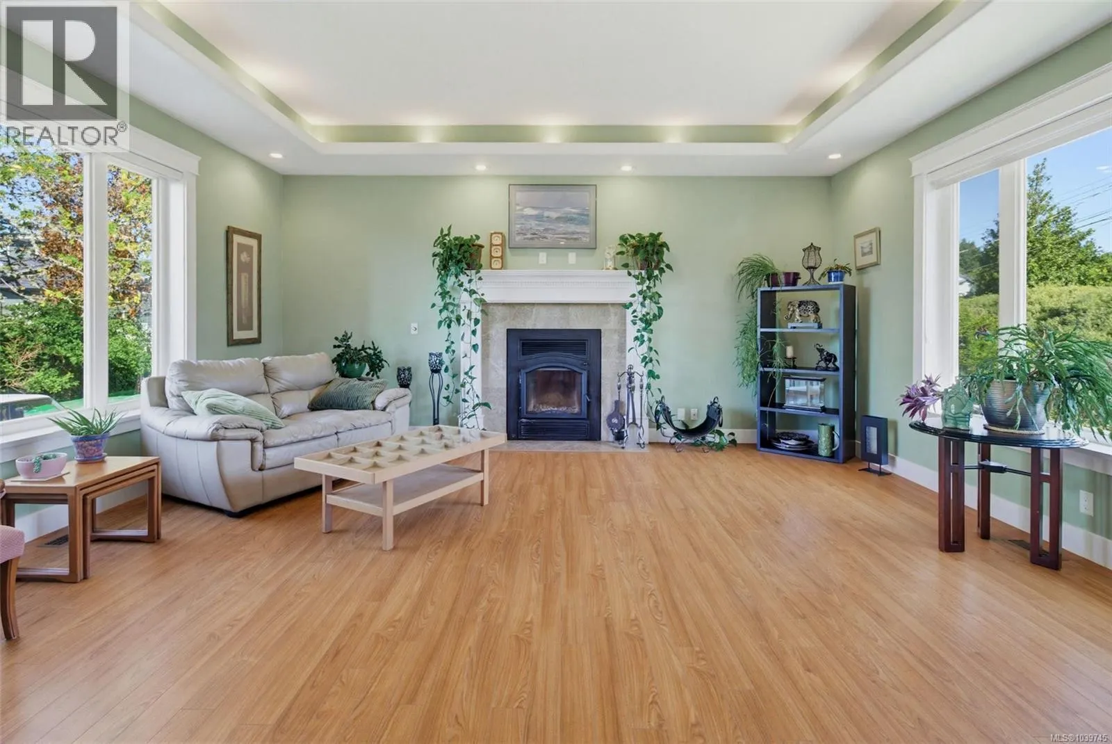 1922 Powliuk Cres