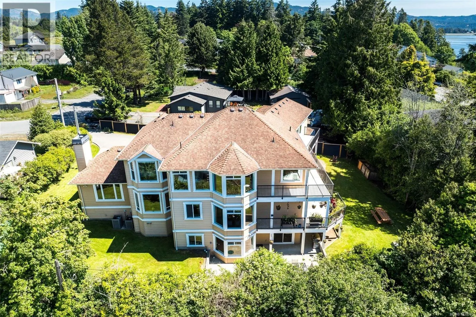 1922 Powliuk Cres