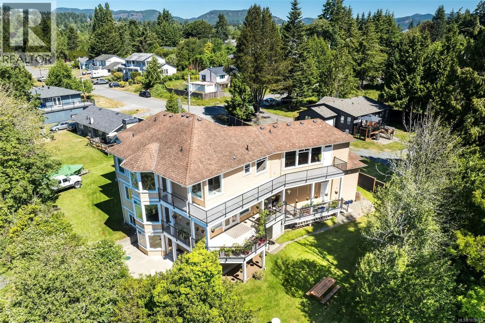 1922 Powliuk Cres