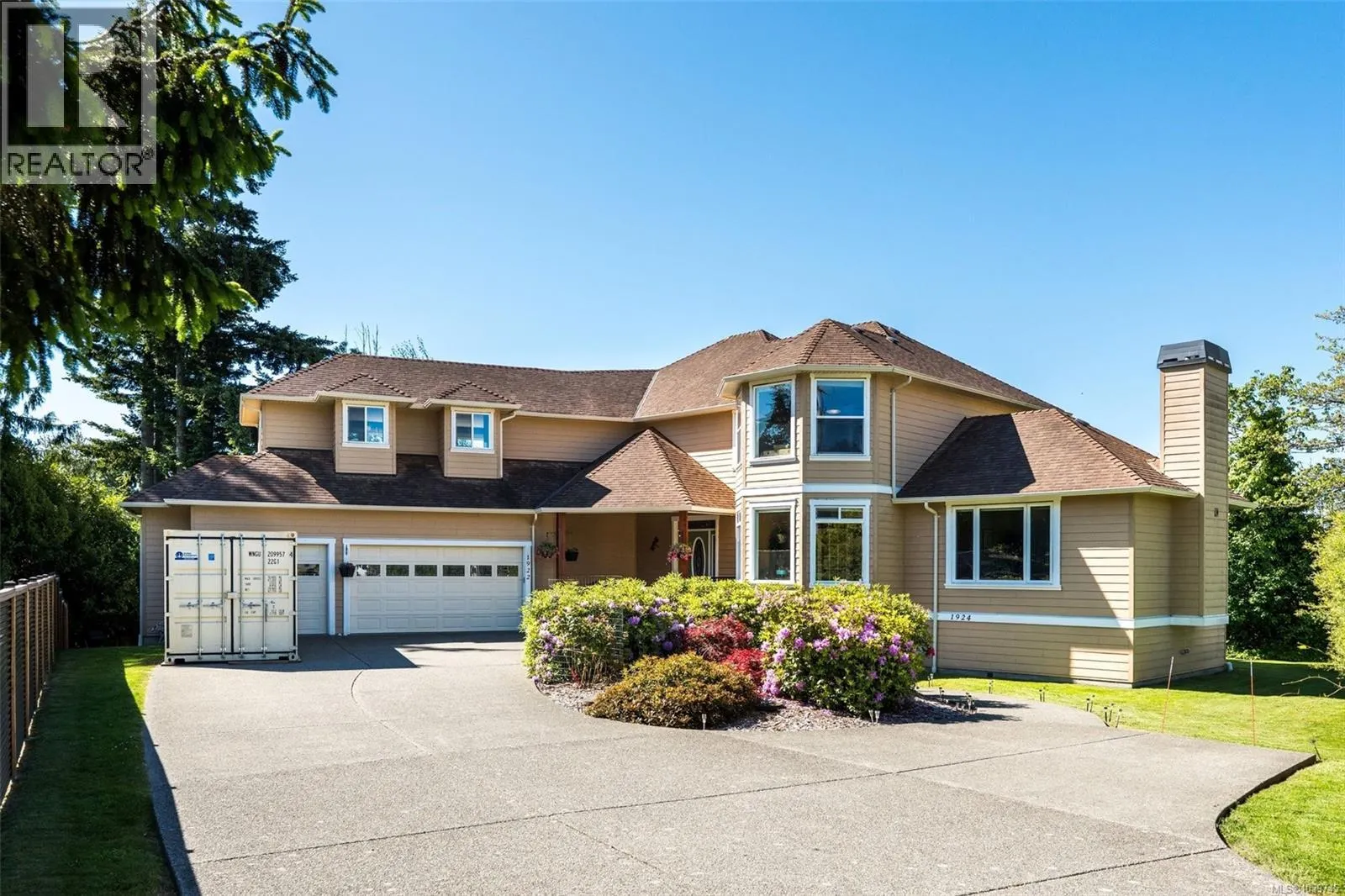 1922 Powliuk Cres