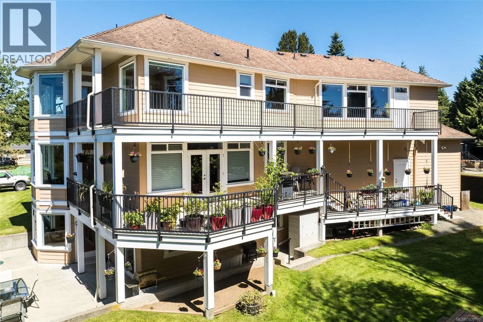 1922 Powliuk Cres