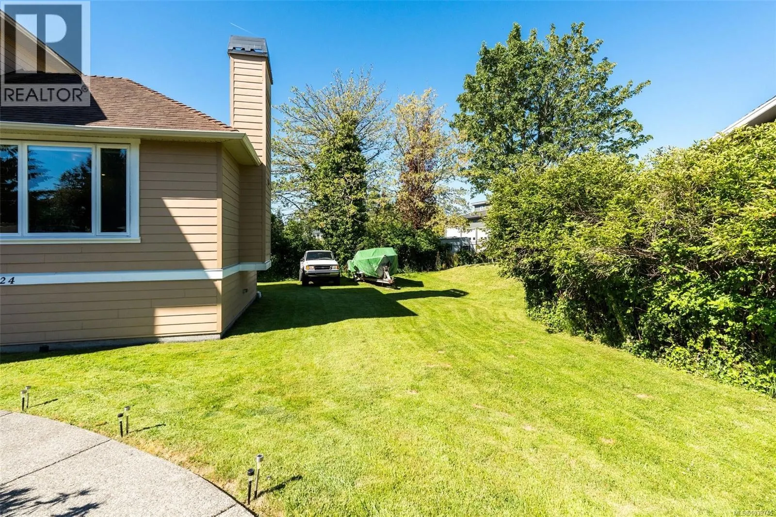 1922 Powliuk Cres