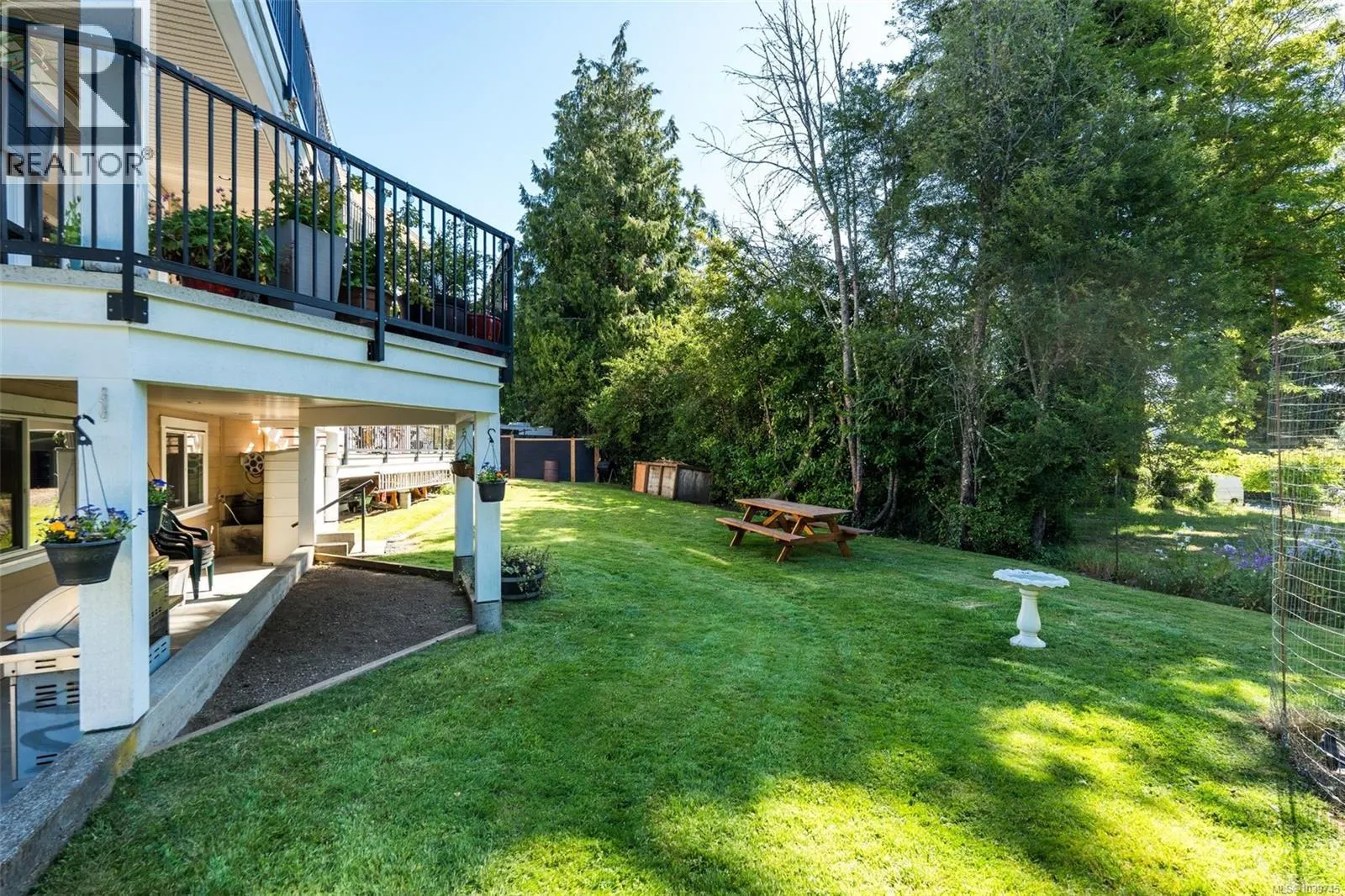 1922 Powliuk Cres