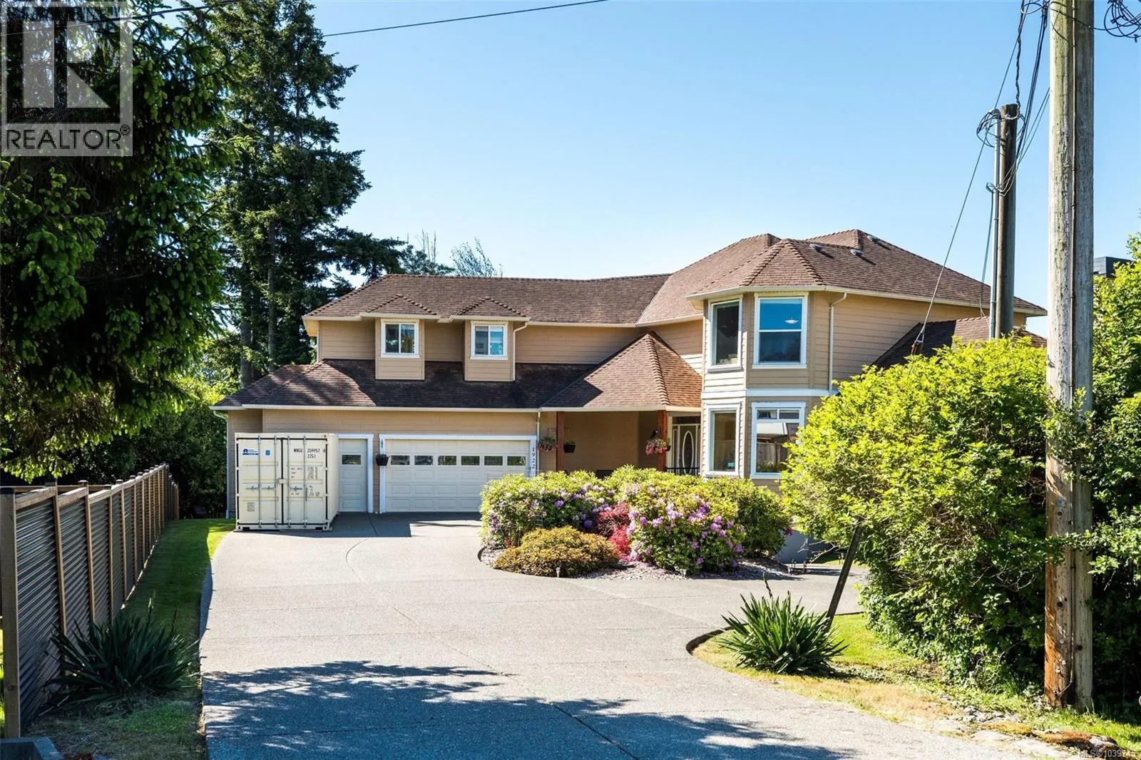 1922 Powliuk Cres