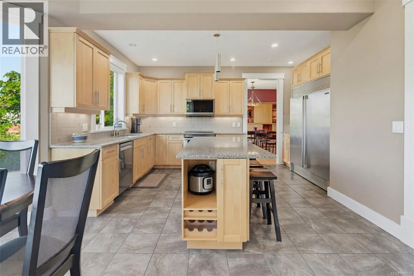 1922 Powliuk Cres