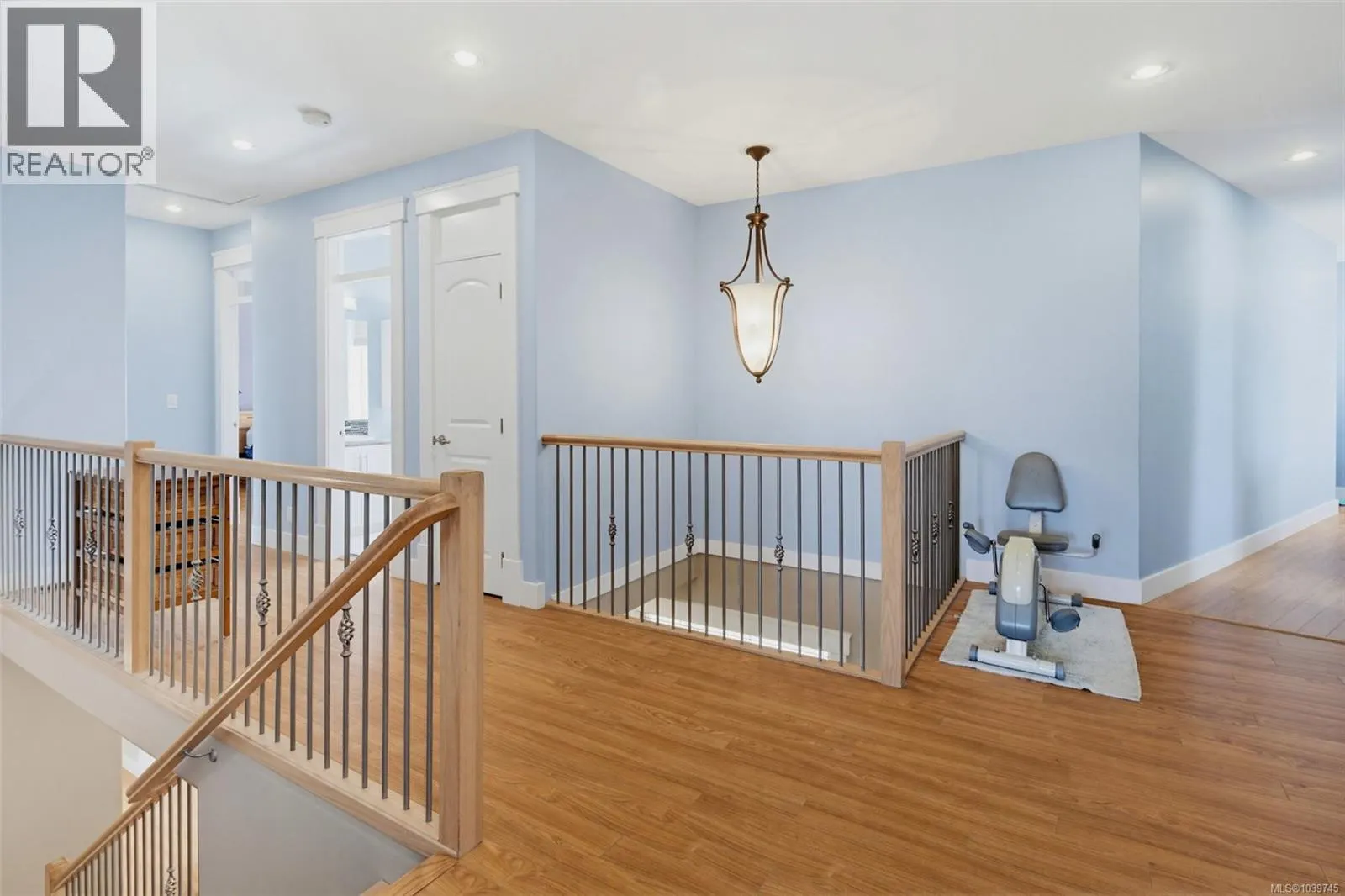 1922 Powliuk Cres